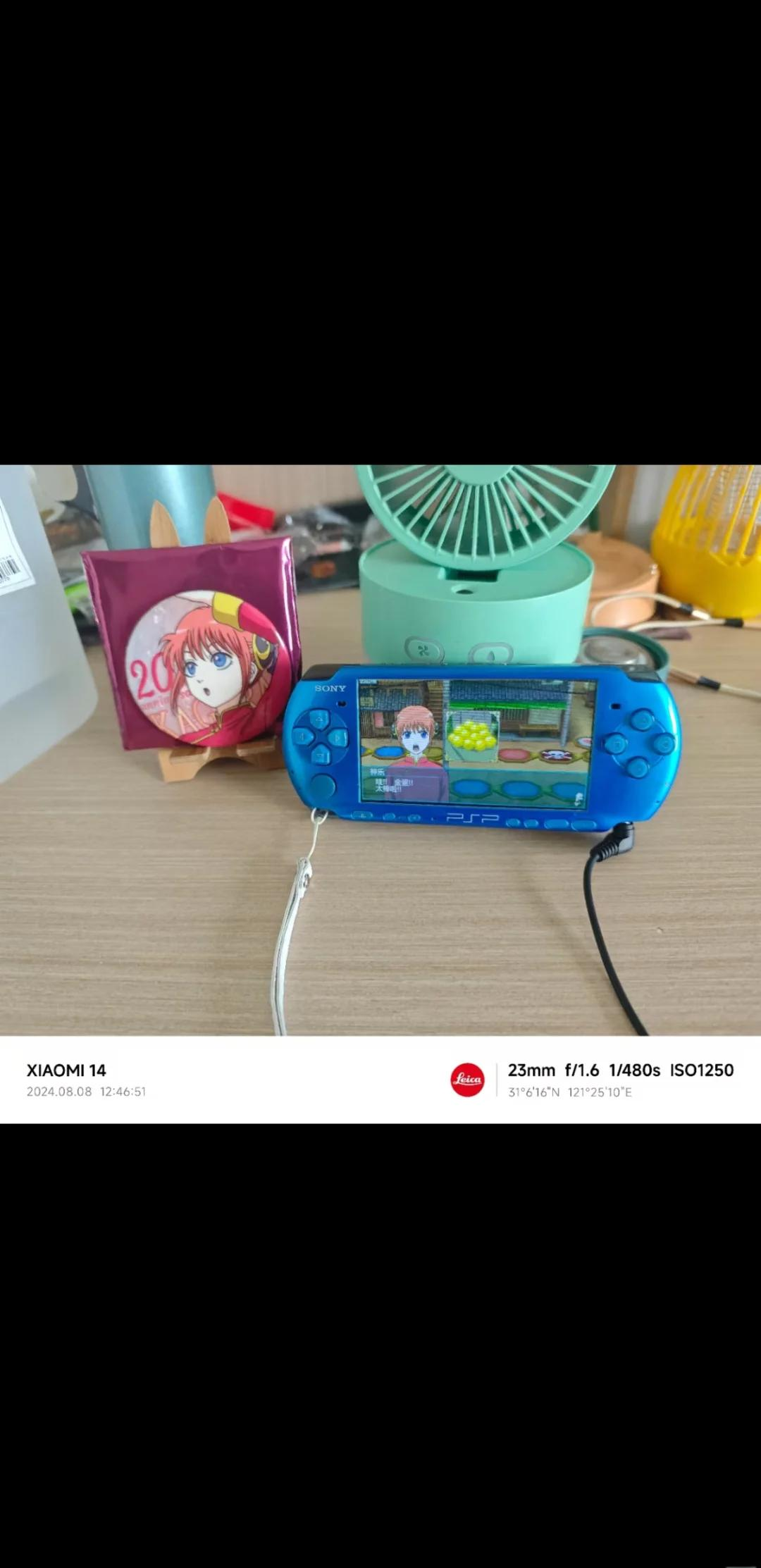 索尼PSP3000游戏机索尼PSP 3000游戏机，畅玩精彩游戏的世界-第2张图片