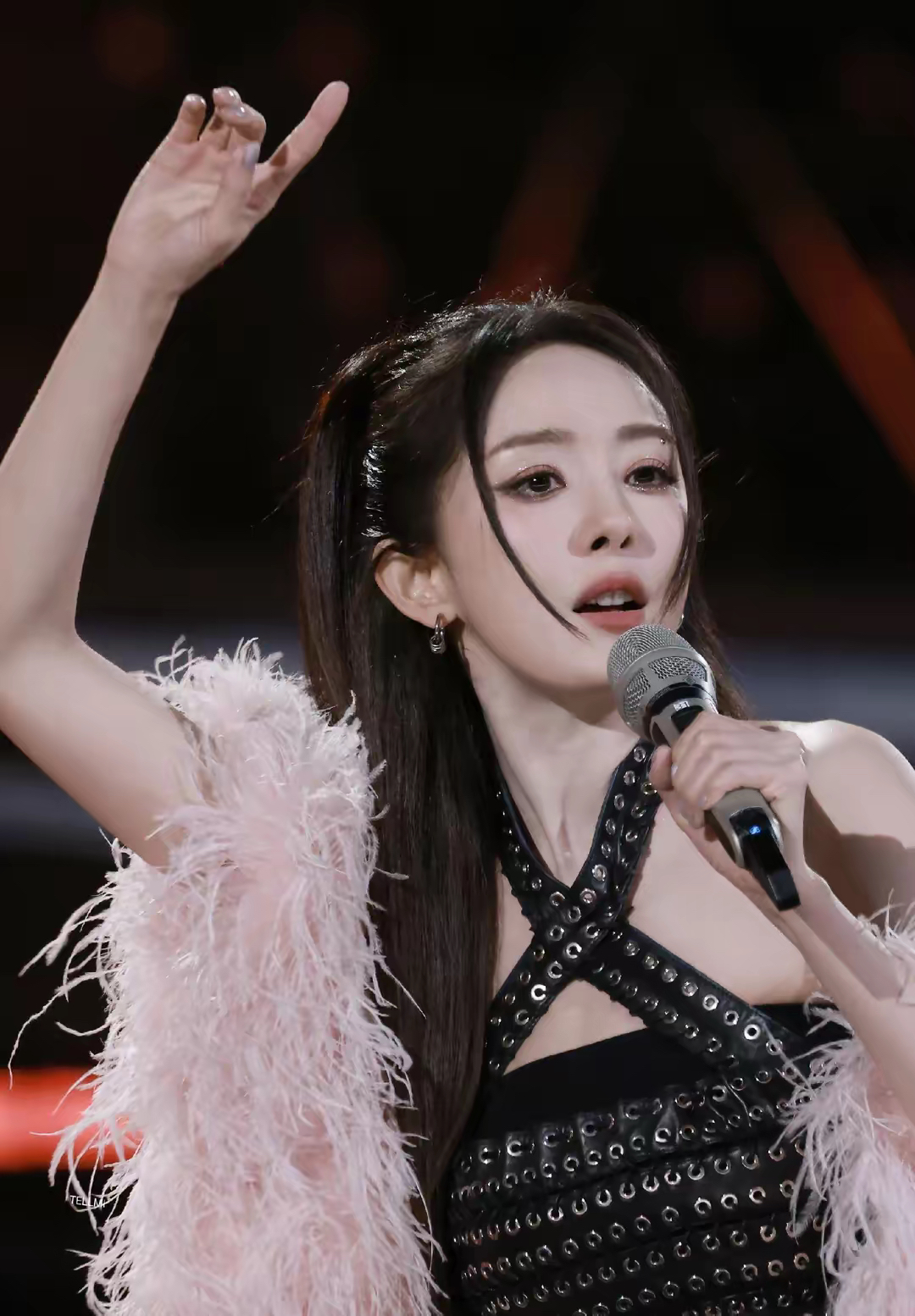 杨幂露点杨幂露点，时尚与魅力的完美融合-第3张图片