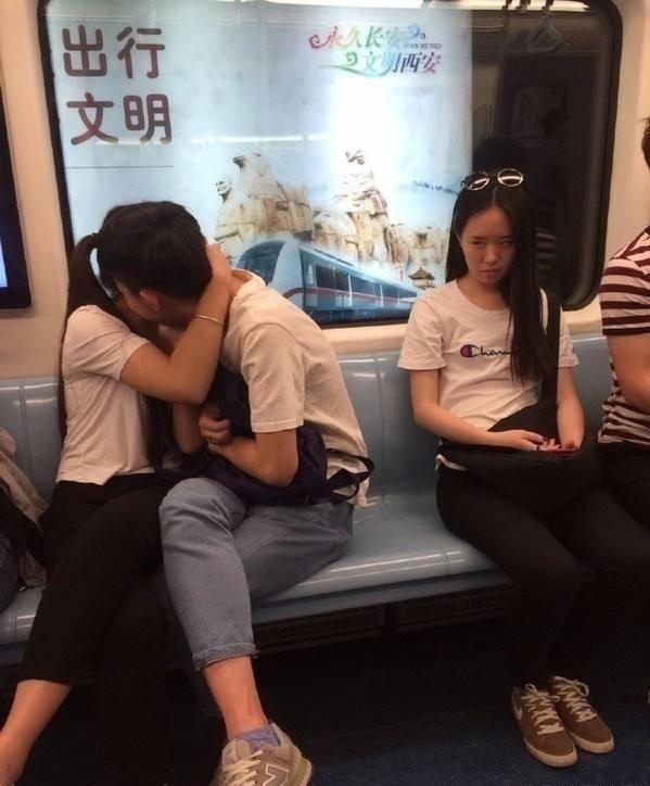 是你坐上来还是我坐上去自己坐上来还是我撞上去-第2张图片