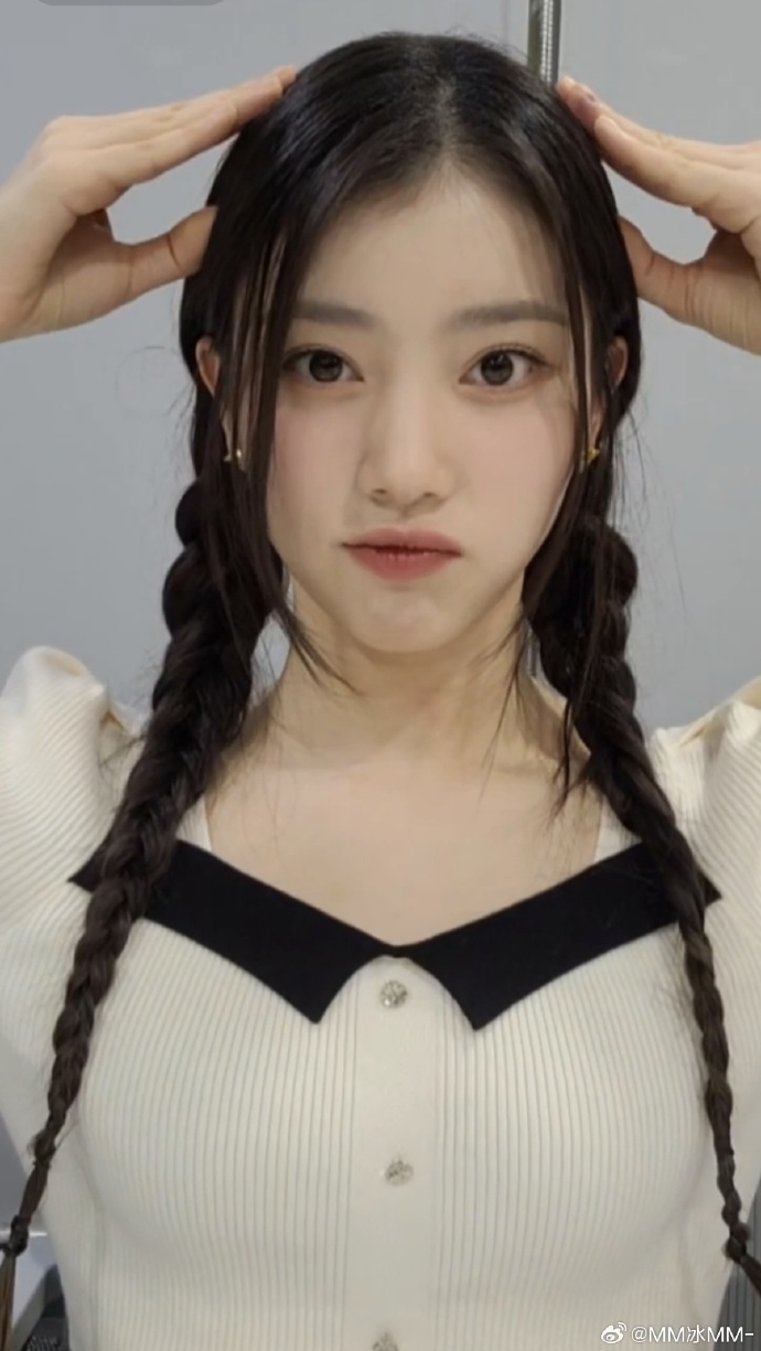 小婷又软又嫩又紧水又多小婷的肌肤魅力
