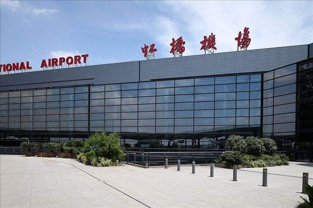 虹桥机场在哪个区地图虹桥机场位于上海市徐汇区。虹桥机场是上海重要的航空枢纽，连接国内外各大城市，为旅客提供了便捷的航空出行服务。虹桥机场所在的徐汇区，是一个充满活力和现代化的区域，拥有丰富的商务和旅游资源。