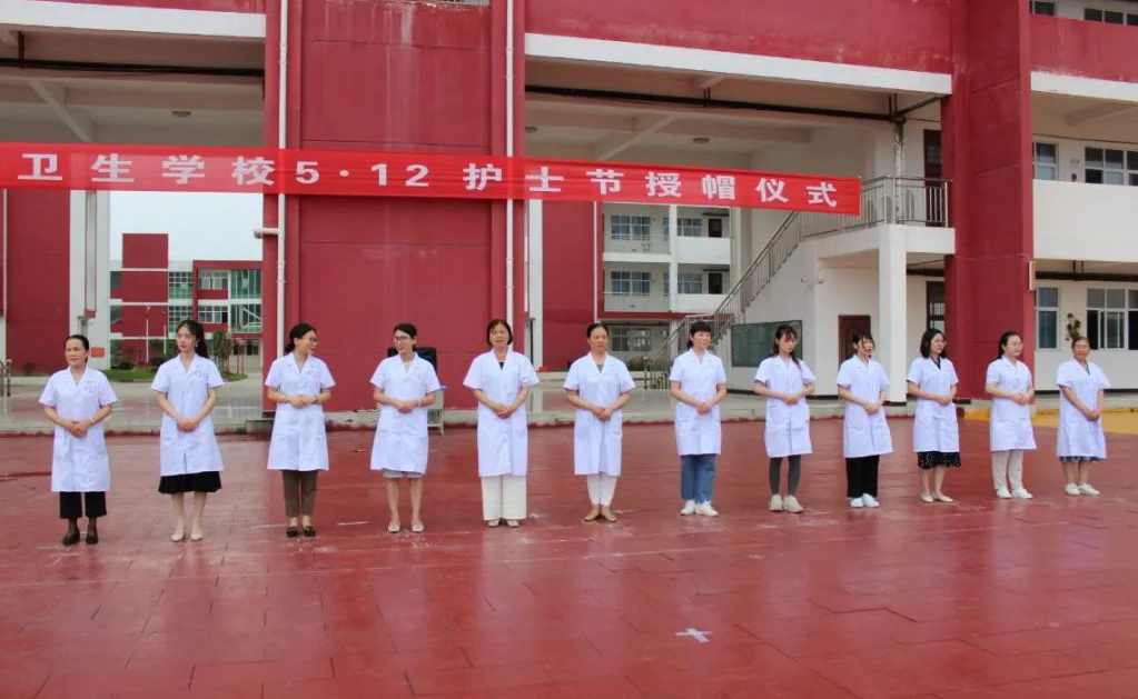 日本护士，一抹青春的担当-第2张图片