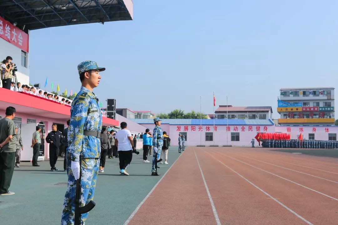 CHINESE山东猛1打桩大学生，勇往直前，青春无悔