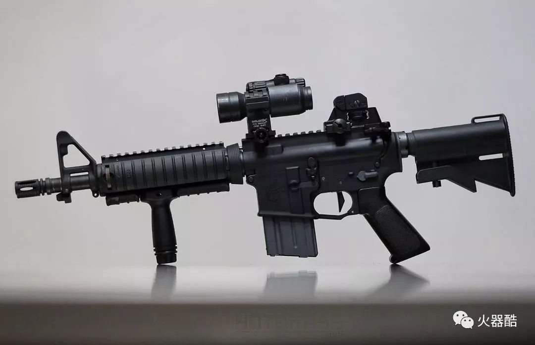 穿越火线MK18穿越火线，MK18步枪的独特魅力-第1张图片