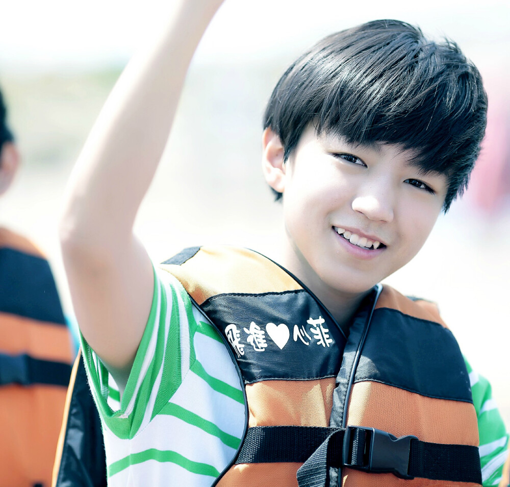 TFboys偶像日记-第2张图片