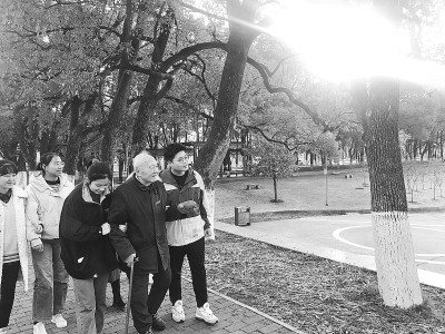 湘潭大学陈华章陈华章，中华文化的瑰宝
