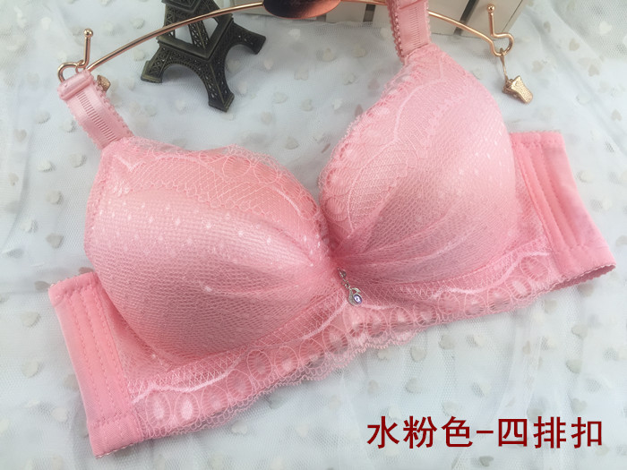 奶罩伸进揉捏H男男双性H奶罩伸进揉捏，一场隐秘的亲密之旅