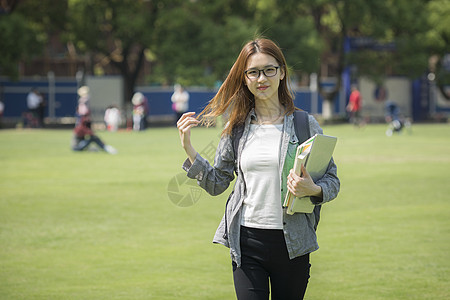 女大学生价位女大学生浴室，青春的秘密花园-第2张图片