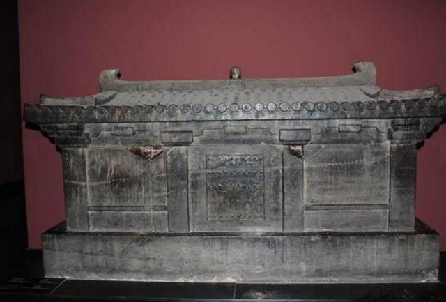 盗墓风水师小说免费阅读盗墓风水师，探寻神秘古墓的神秘力量-第2张图片