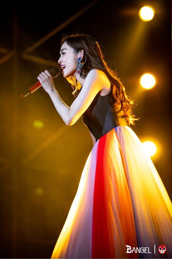 范玮琪婚礼歌曲有哪些范玮琪婚礼盛典，幸福之约的浪漫篇章