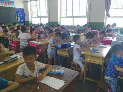 教室中的师生互动，学生与老师在TUBE课堂中的交流-第2张图片