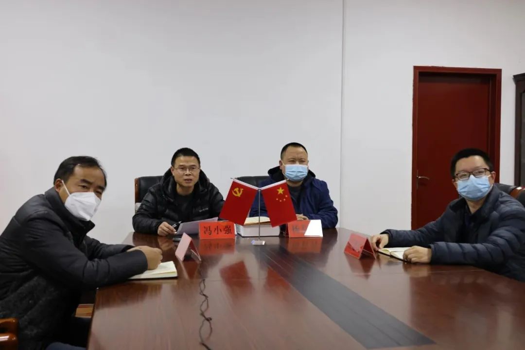 白洁与高校长，携手共进的高校教育新篇章-第2张图片