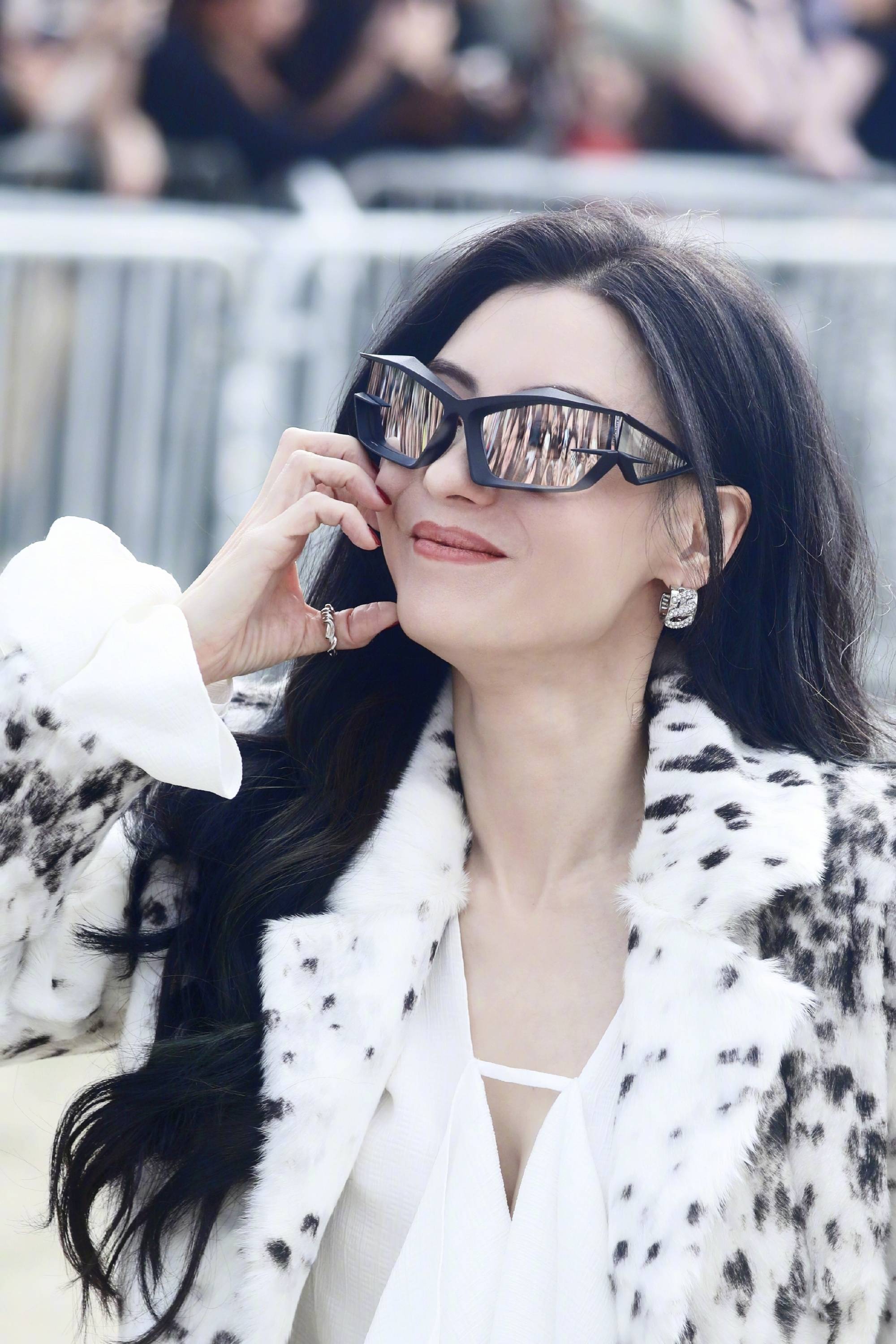 张柏芝 照艳原图张柏芝艳照曝光，原图引爆网络热议