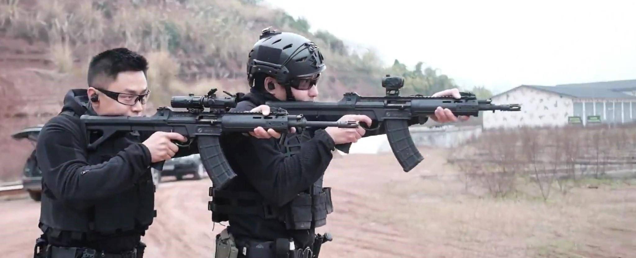 qbz03式步枪QBZ03，现代战争中的高科技武器