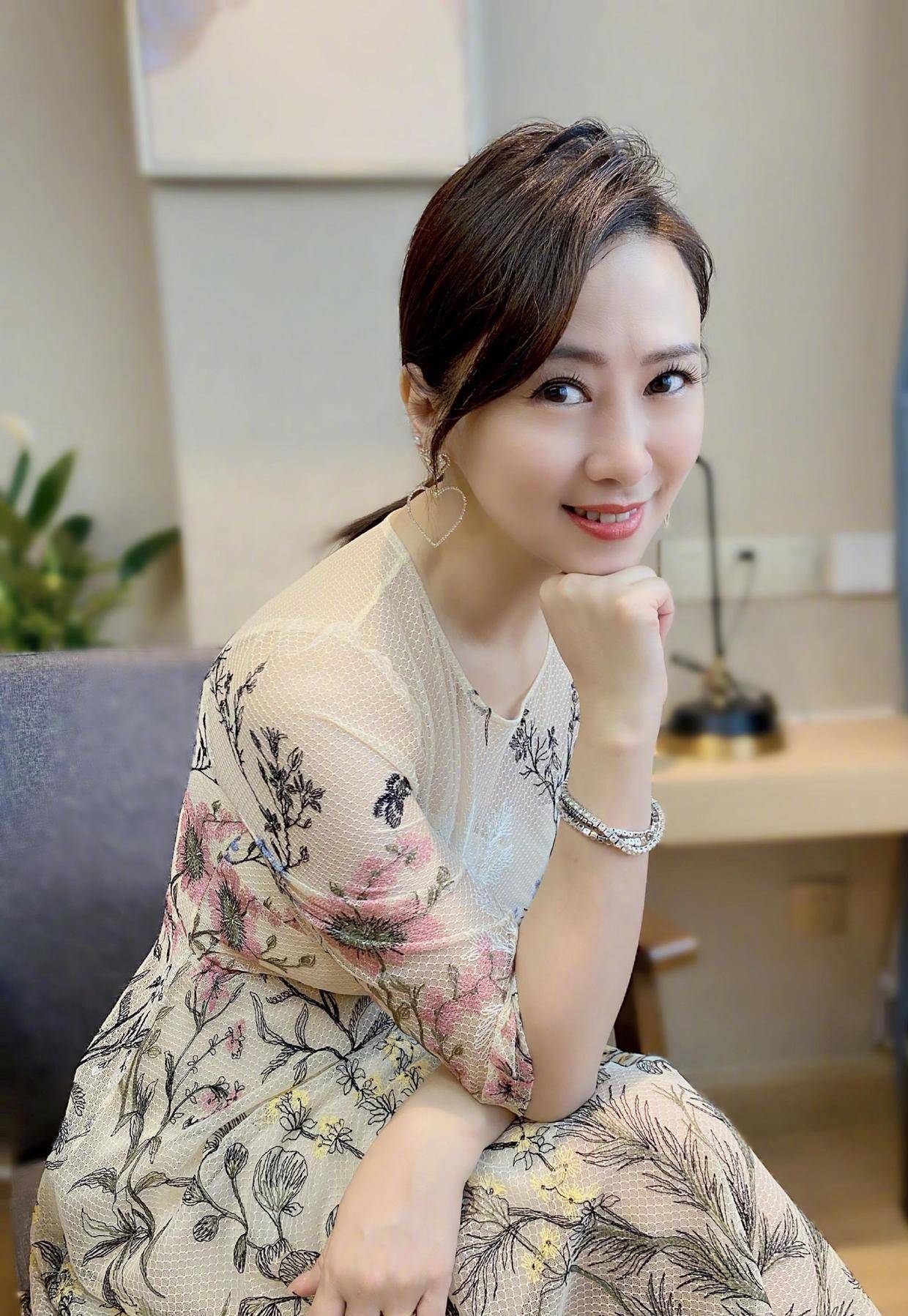 翁虹现身 三绝翁虹的三级之美