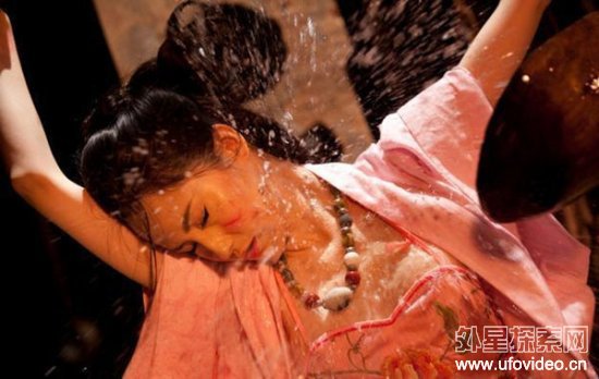 不守妇道的女人最终结果不守妇道的夫人HD高清-第2张图片