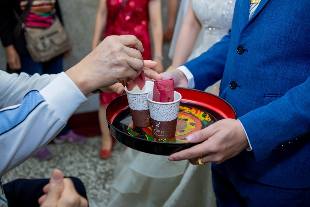 新婚夜被五个伴郎强H新婚夜被五个伴郎强H