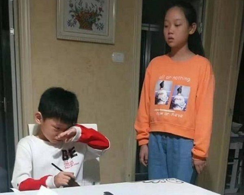 今天坐在我的棍子上写作业免费观看今天坐在棍子上写作业
