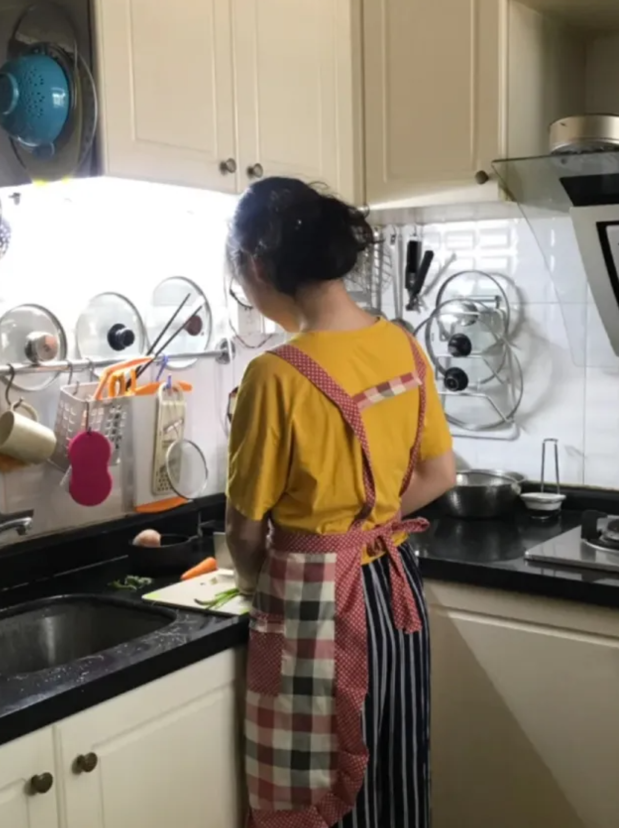 正在做饭老公突然想要正在做饭老公突然想要-第2张图片
