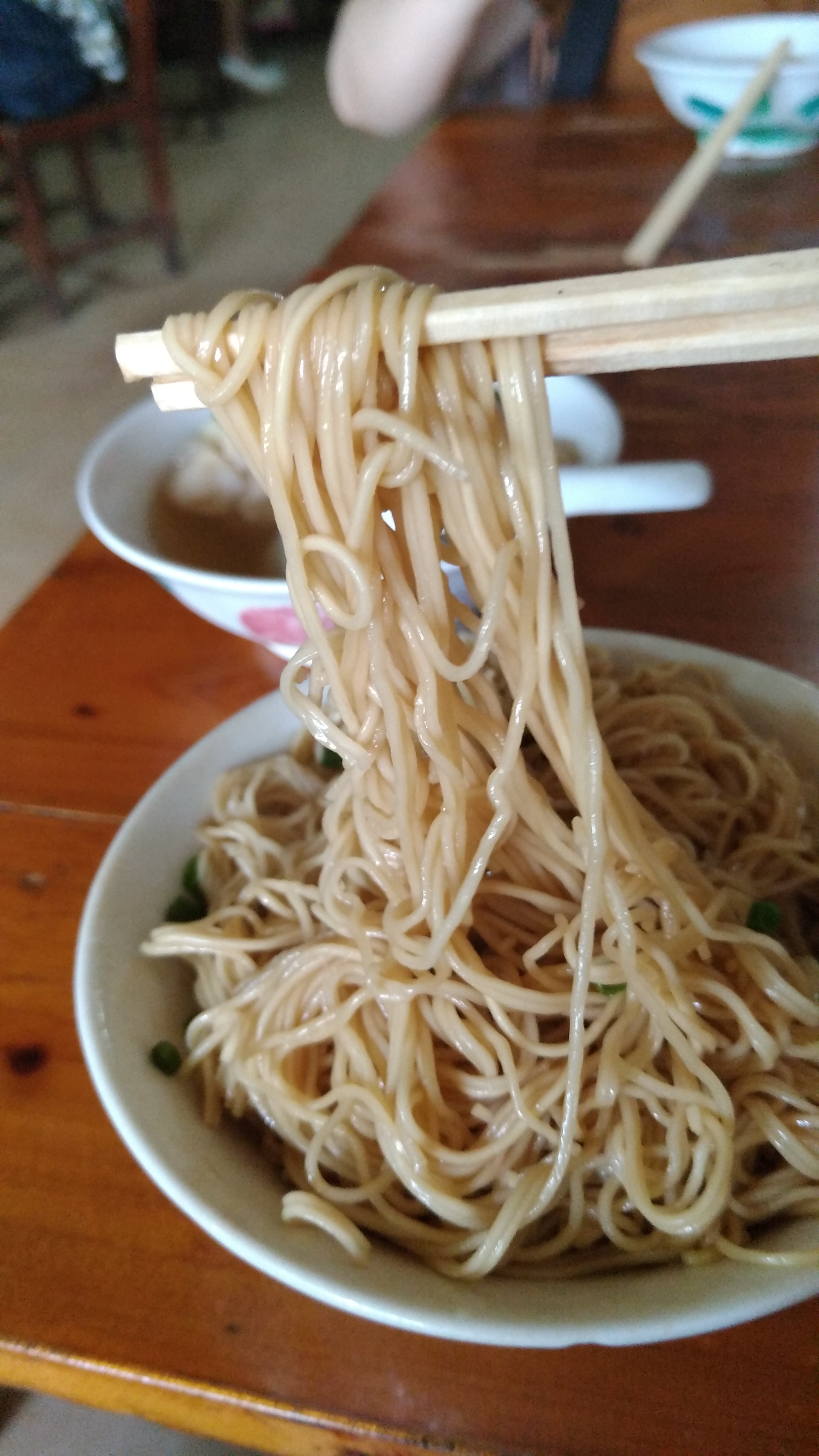已经塞了三个鸡蛋了