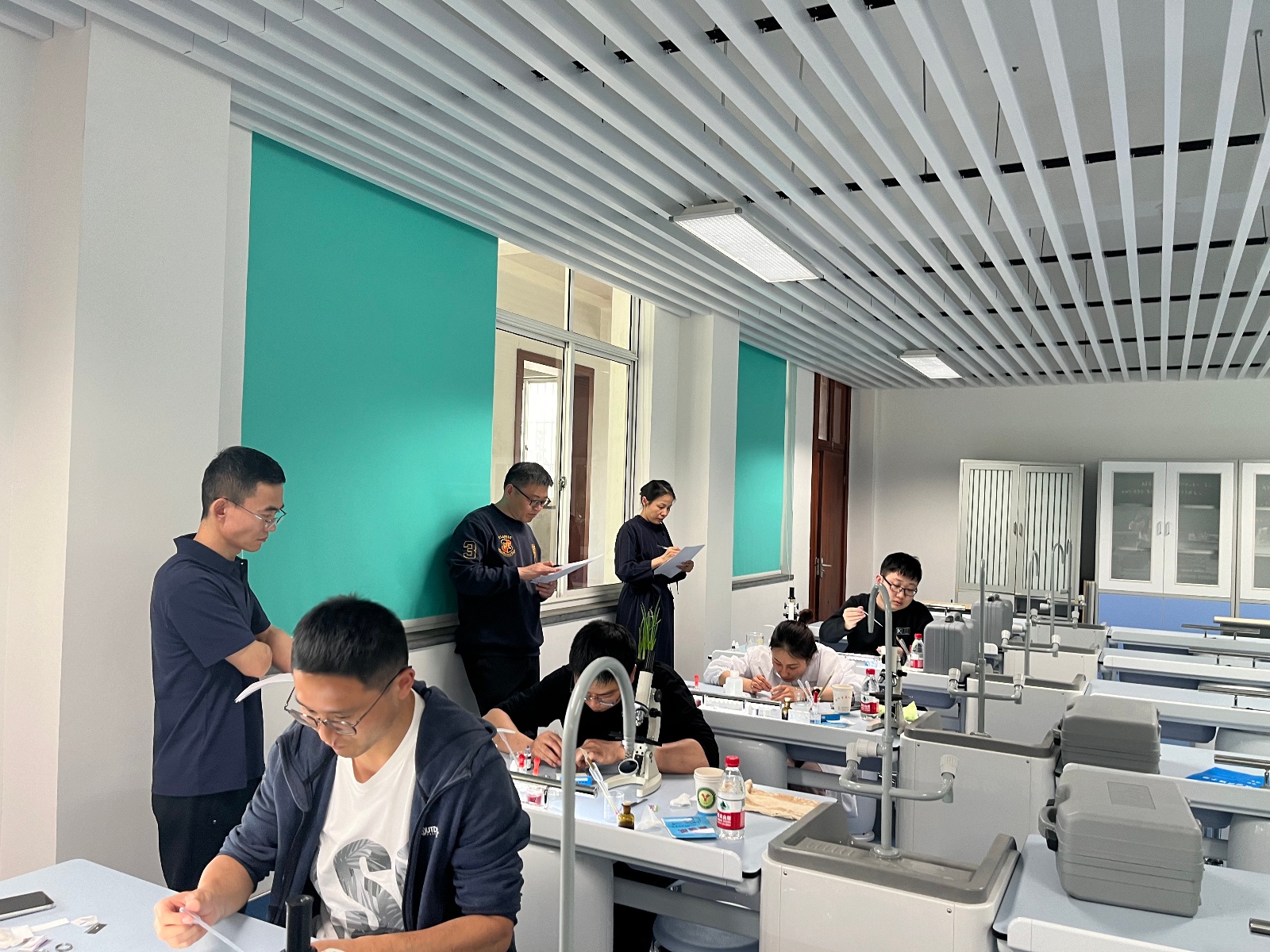 生物课老师拿自己做教科-第3张图片