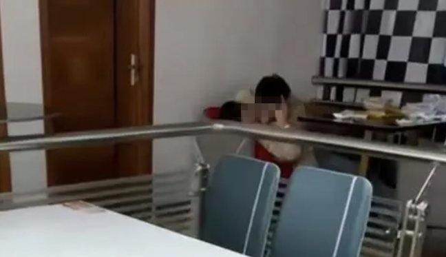 男子求爱被拒拼女子不雅照片发群!男子求爱被拒拼女子不雅照片发群-第3张图片