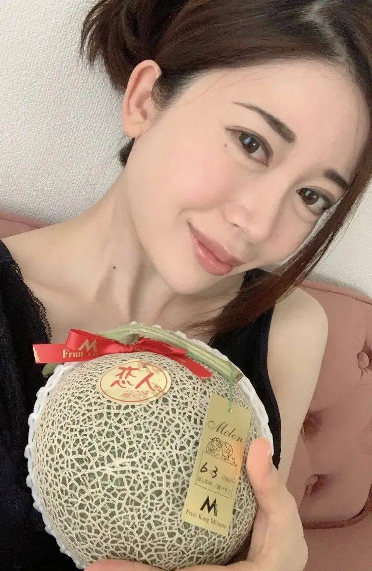 少妇人妻千子深太紧了A片少妇人妻千子深太紧了，A片的诱惑与禁忌-第3张图片