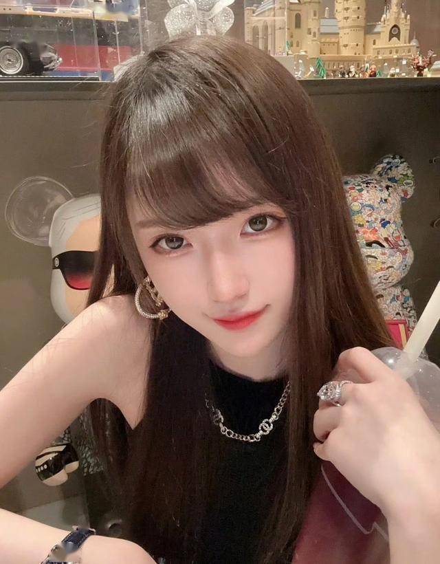性感美女主播性感美女主播，魅力四溢的直播新星
