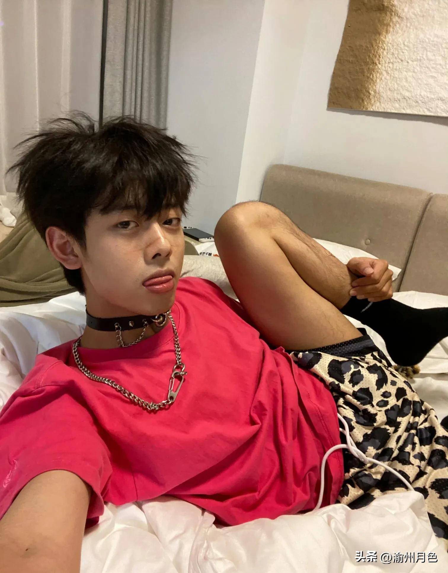 CHINESE体育生GAYXNXX，青春热血与激情的探索-第3张图片