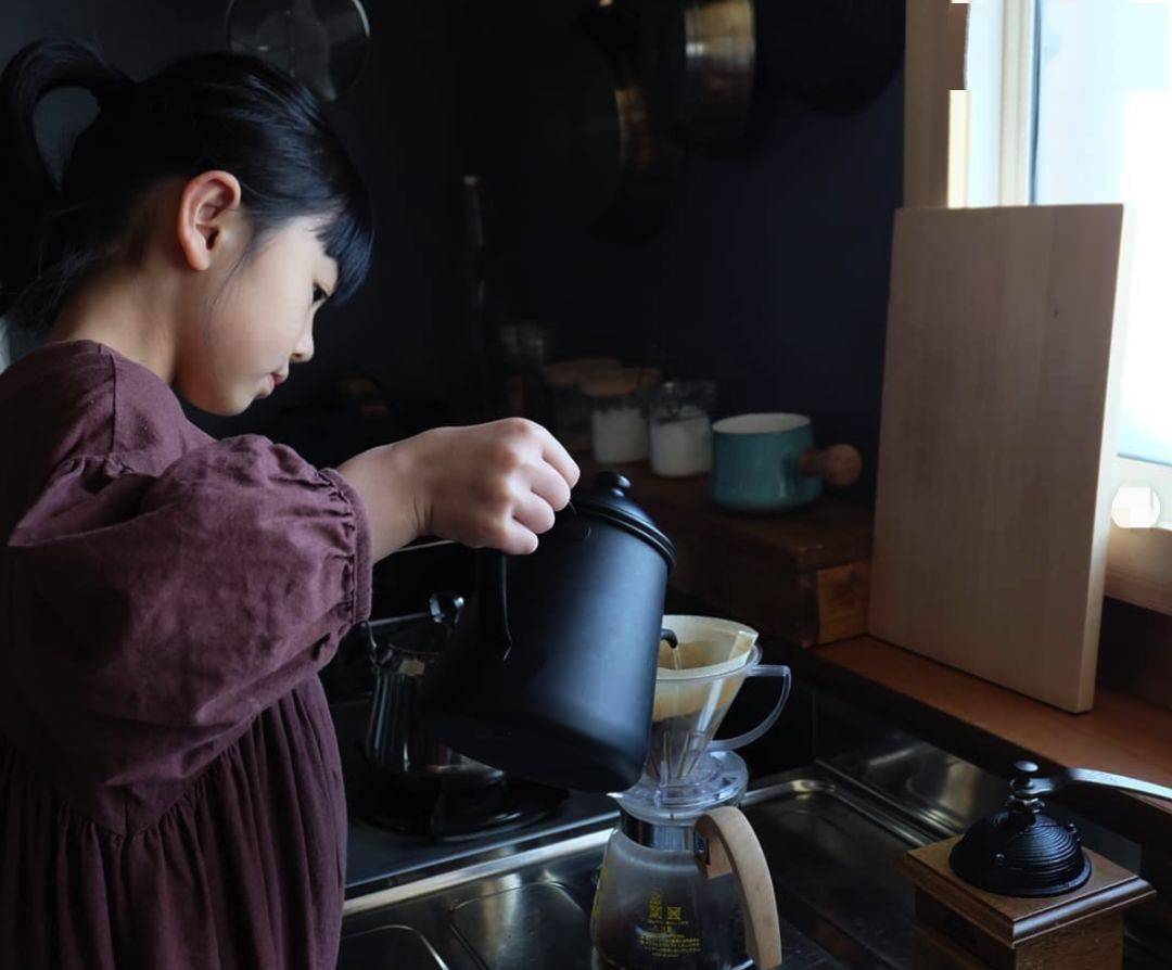 日本妈妈厨房与子交日本妈妈厨房与亲子互动