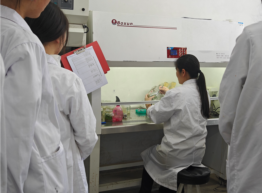 生物课老师拿自己做教科-第2张图片