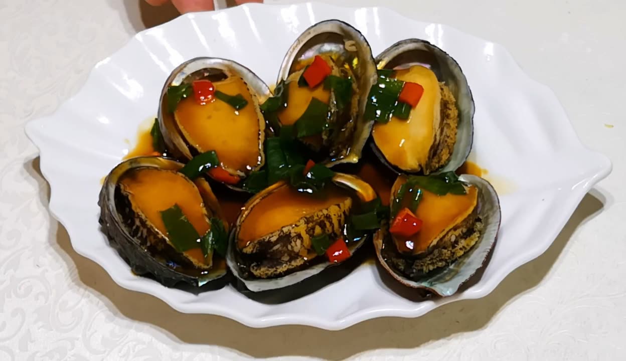 鲍鱼最新网站区域2021美女嫩鲍鱼，品味与美食的完美结合