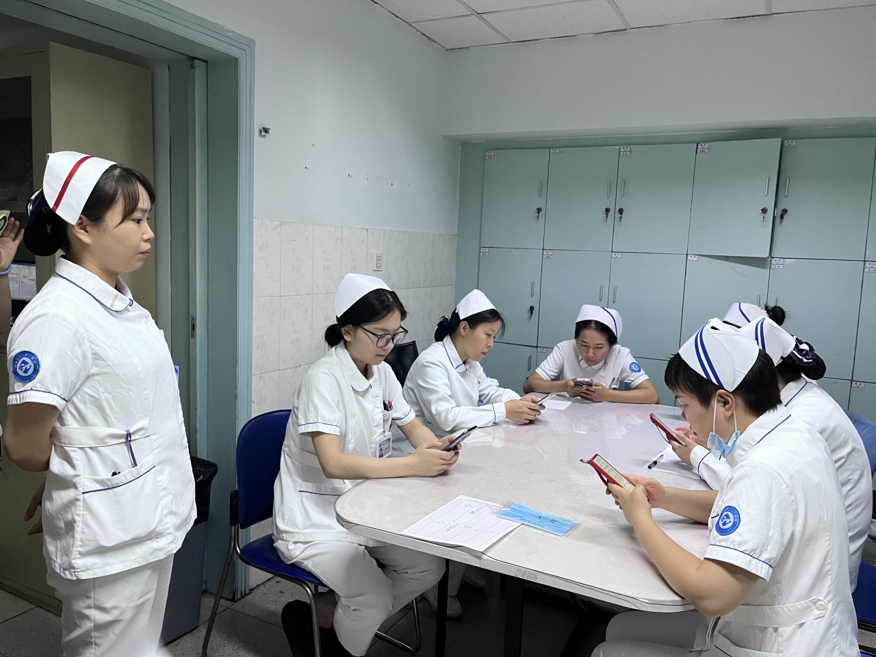 护士裸图护士裸图事件，揭示医疗行业的隐秘角落-第2张图片