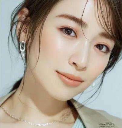 日系女生裸妆图片一组