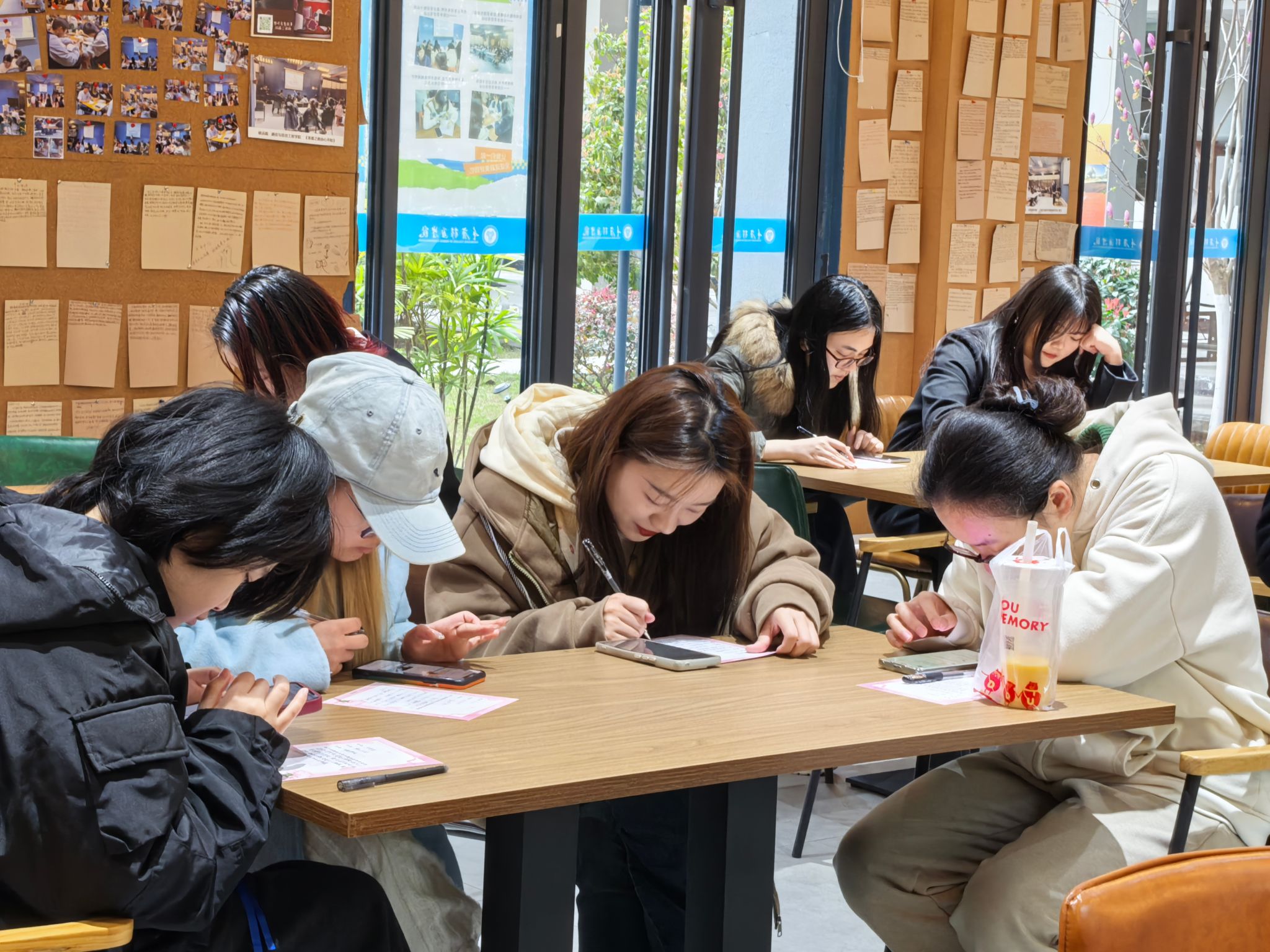 河南妇女毛浓浓BW河南妇女毛浓浓BW，女性力量与坚韧精神-第2张图片