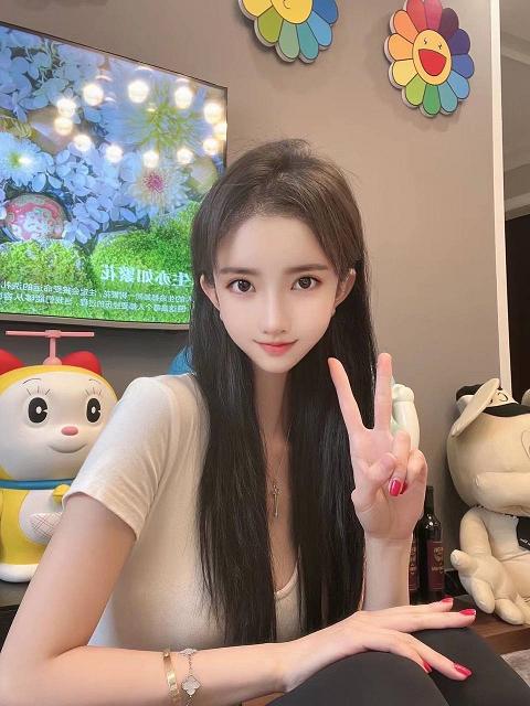 菠萝菠萝蜜免费高清在线观看-第2张图片