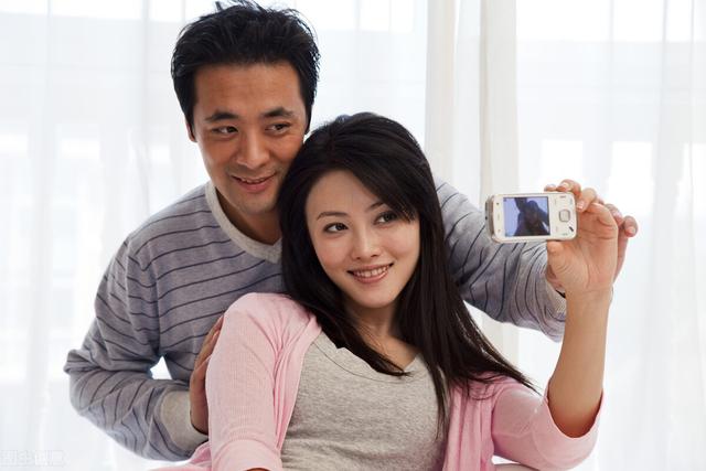 四房开心色播，幸福生活的色彩播报
