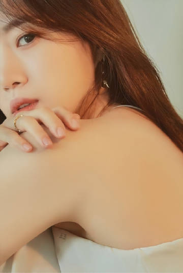 美女吃豆豆