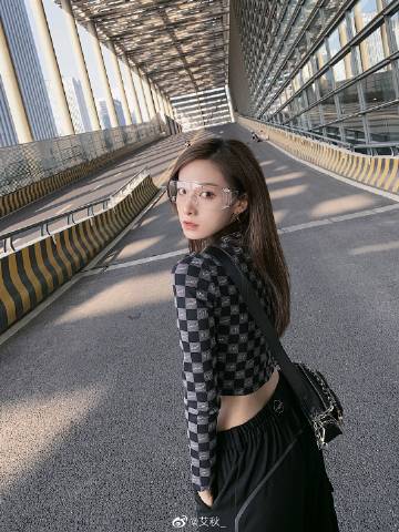 艾秋私人麻将馆小妹MD0112私人麻将馆——艾秋的传奇故事