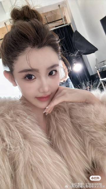 撑开毛未长齐的小缝