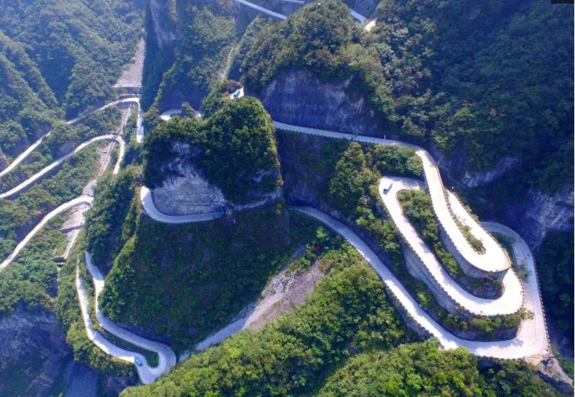 天门山盘山公路天门山盘山公路之旅