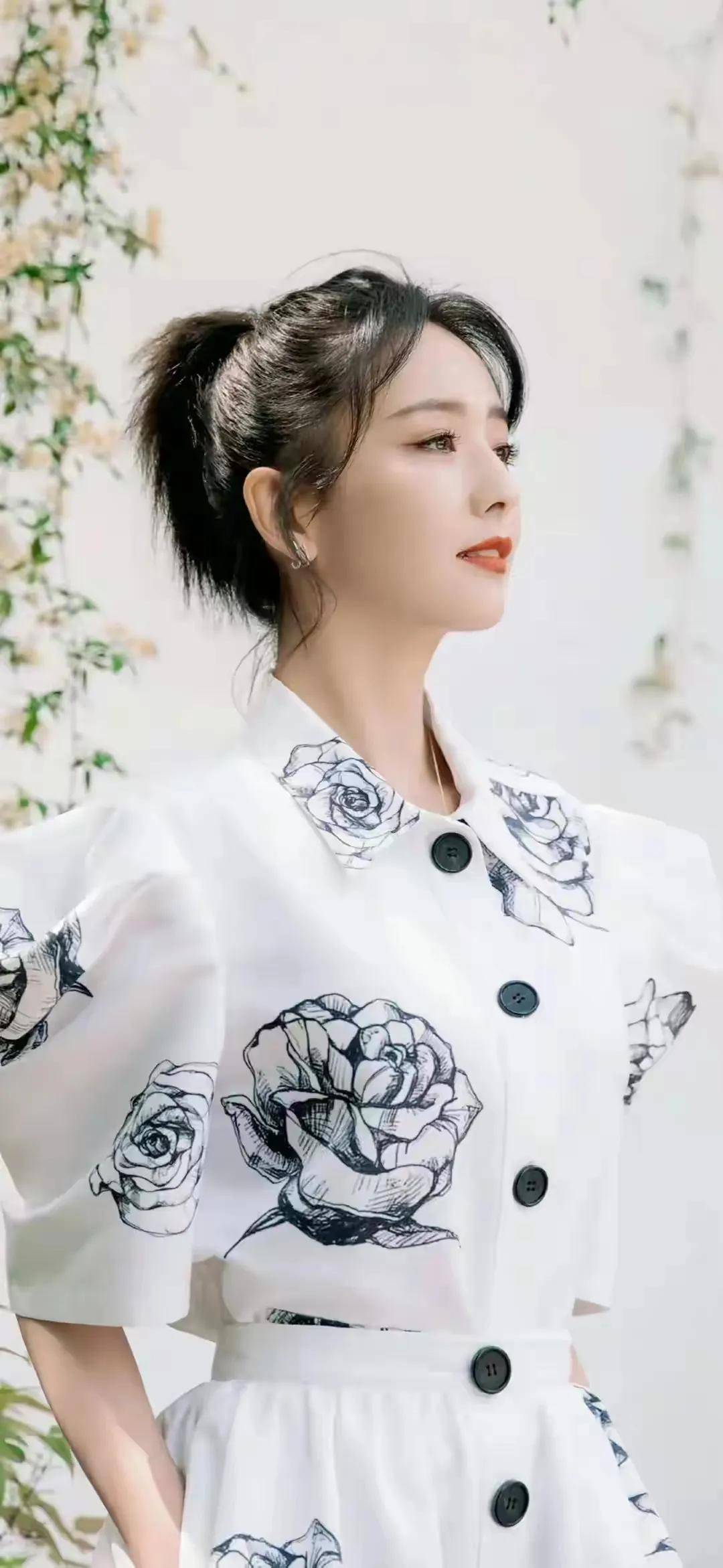 佟丽娅十万块钱一次的神秘服务-第2张图片
