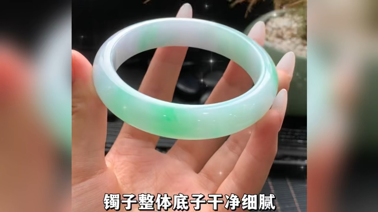 白底青翡翠，自然之美与独特之选