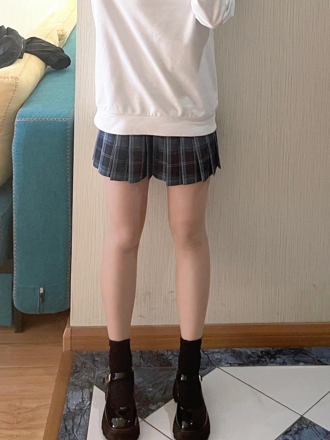 14岁学生迈开腿让打扑克app14岁学生迈开腿玩打扑克