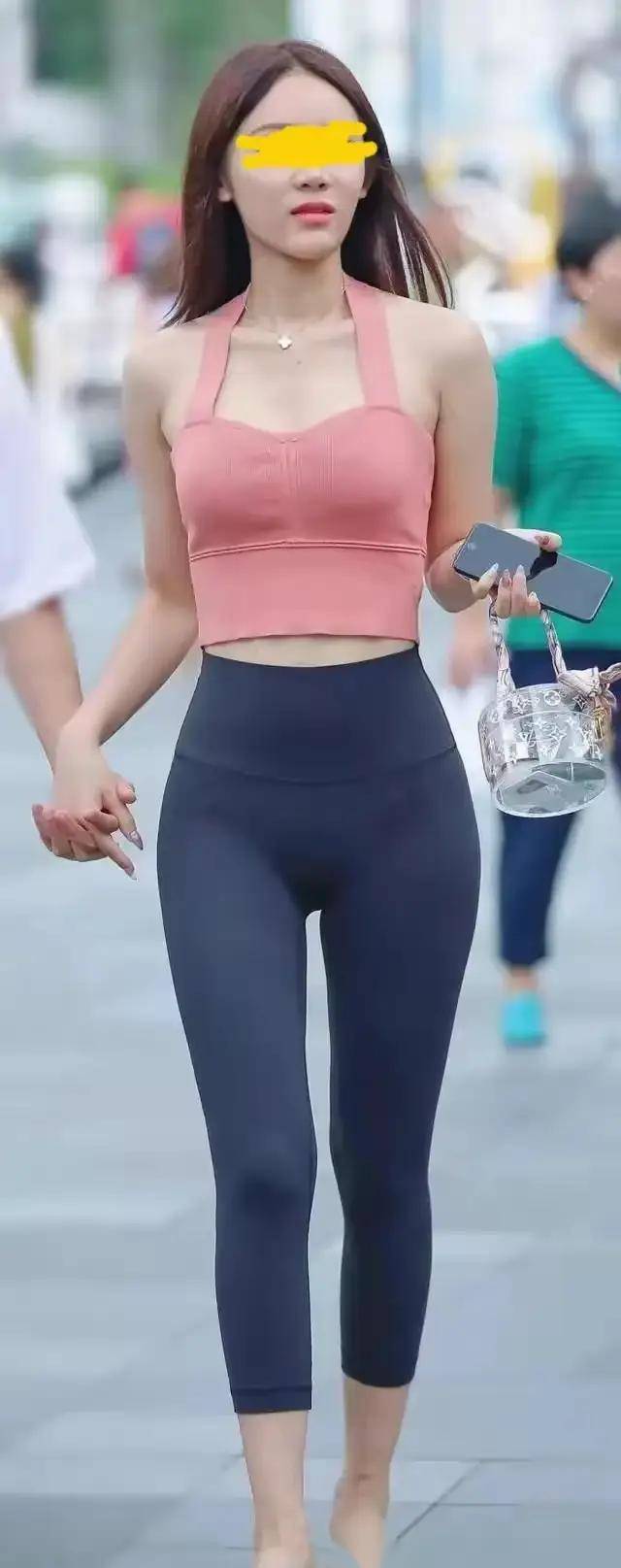 安全的 美女网站黄色-级先安全的美女网站，探索网络世界的诱惑与安全-第2张图片