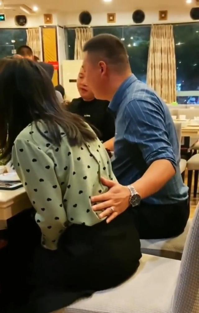 两女互相摸呻呤磨豆腐-第1张图片